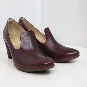 ECCO Elegant Burgundy Leather Pumps